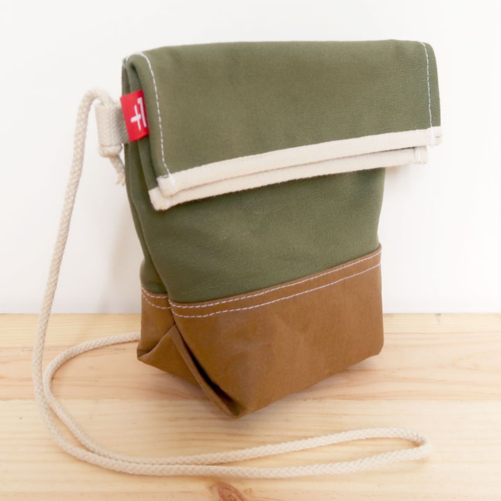 Plus 1 軍綠色帆布斜背小袋 Army Green Canvas Crossover Small Totebag