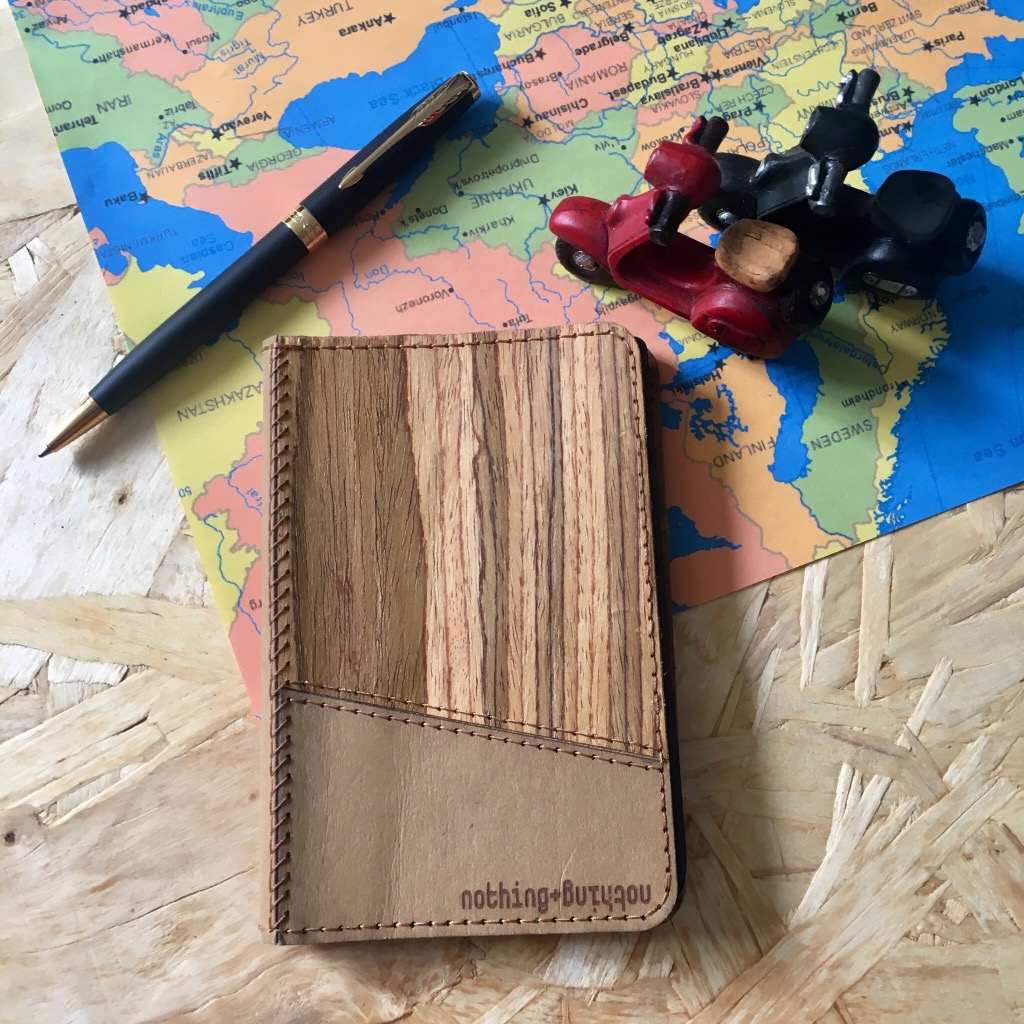 木製配洗水牛皮紙護照套